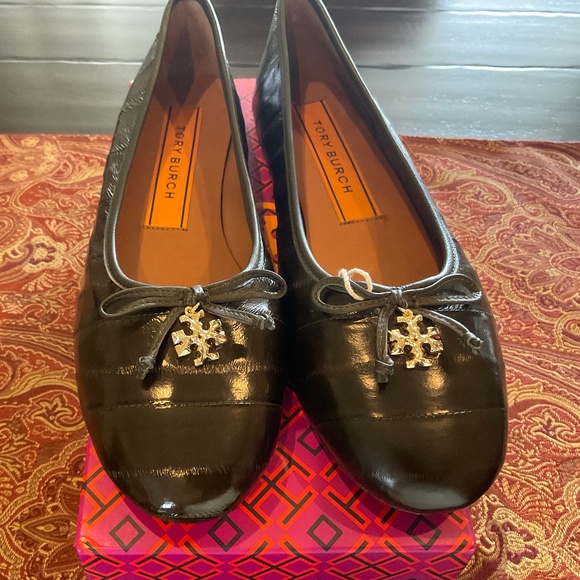 Tory Burch Tory charm olive ballet flats, size 7.5,BNIB,MSRP$279